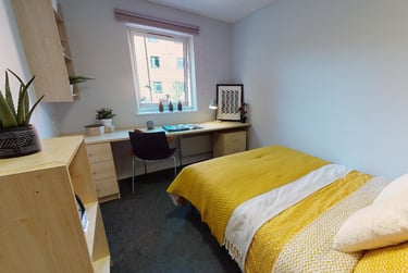 iQ Fiveways House Student Halls, North Road, City Centre, Wolverhampton, WV1 1HR - Image 2